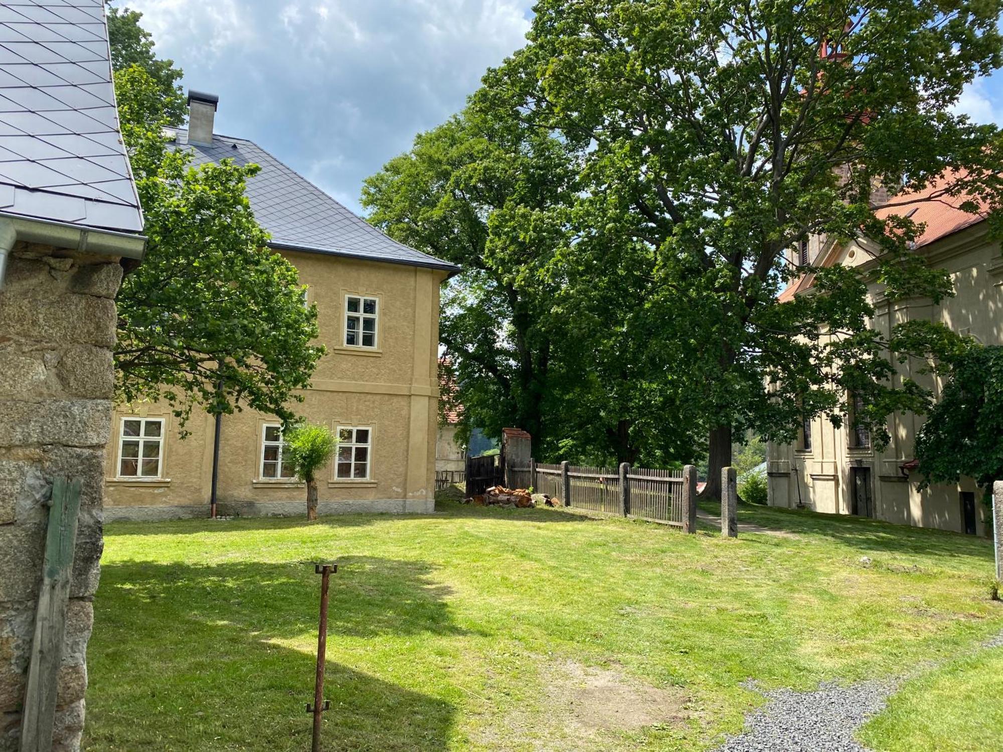 Na Nebi 187 Aparthotel Bečov nad Teplou Exteriör bild